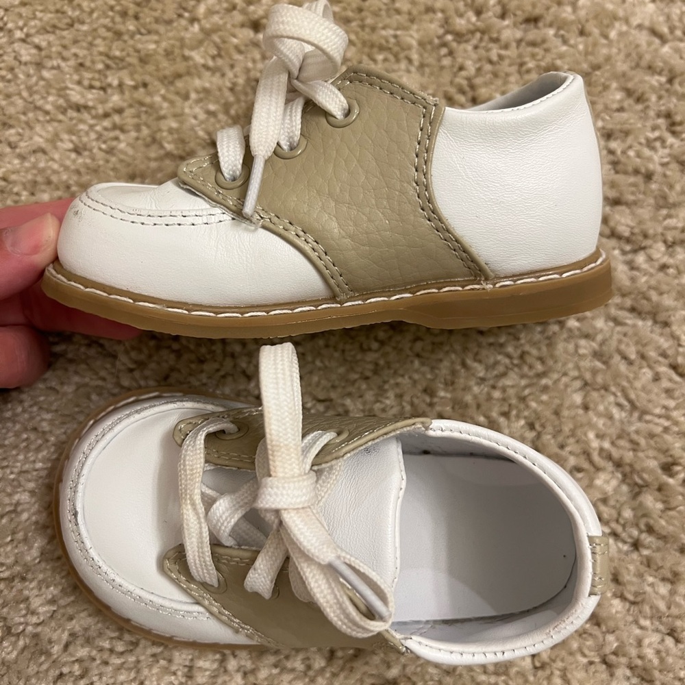 Leather saddle shoes